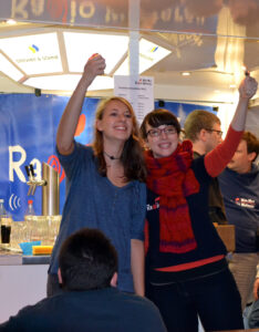 Butzbacher Altstadtfest 2013 - Gute Stimmung am Stand von Radio